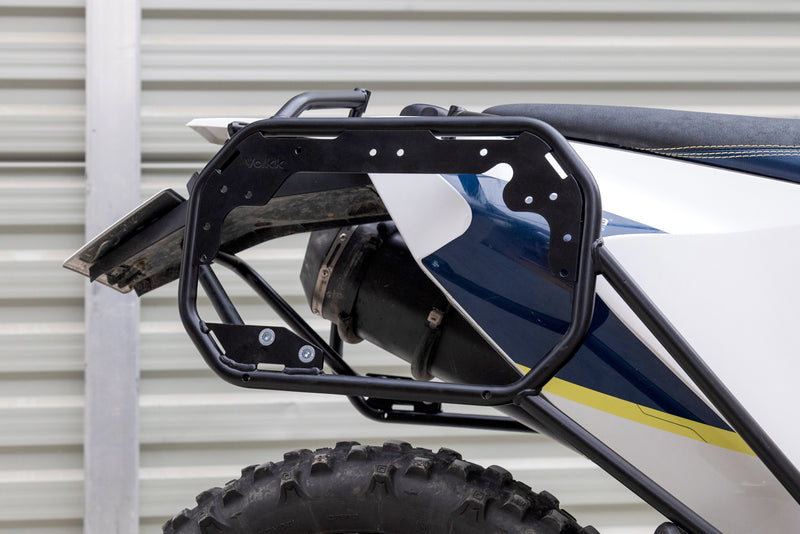 Yakk EXP Zijkofferdrager Husqvarna 701 Enduro/Supermoto 2016-2025 Zwart