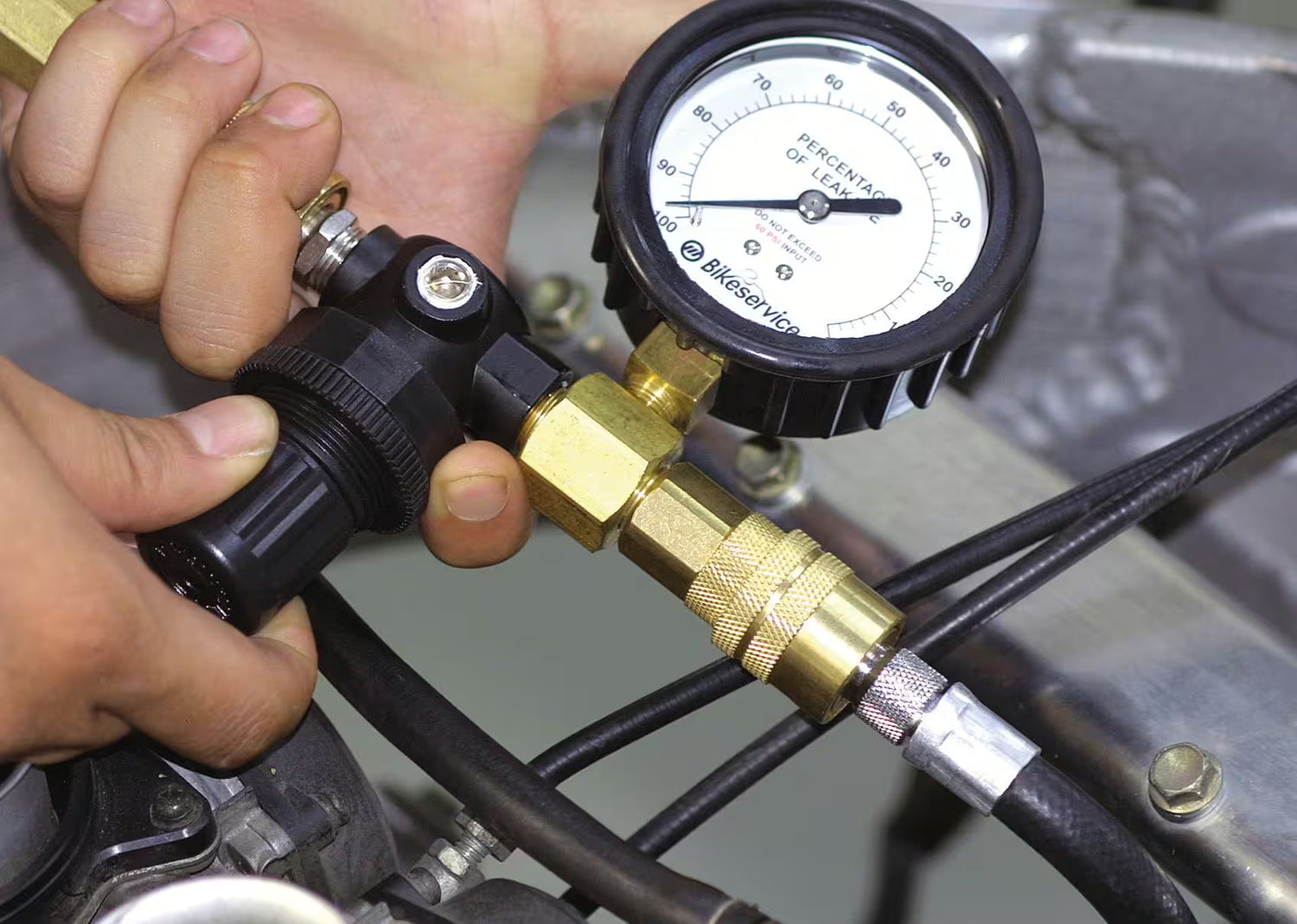 BIKESERVICE drukverlies tester 5-delig – Vehicle Diagnostic Scanners kopen bij WheelsWork | Motoronderdelen, Gereedschap & Accessoires