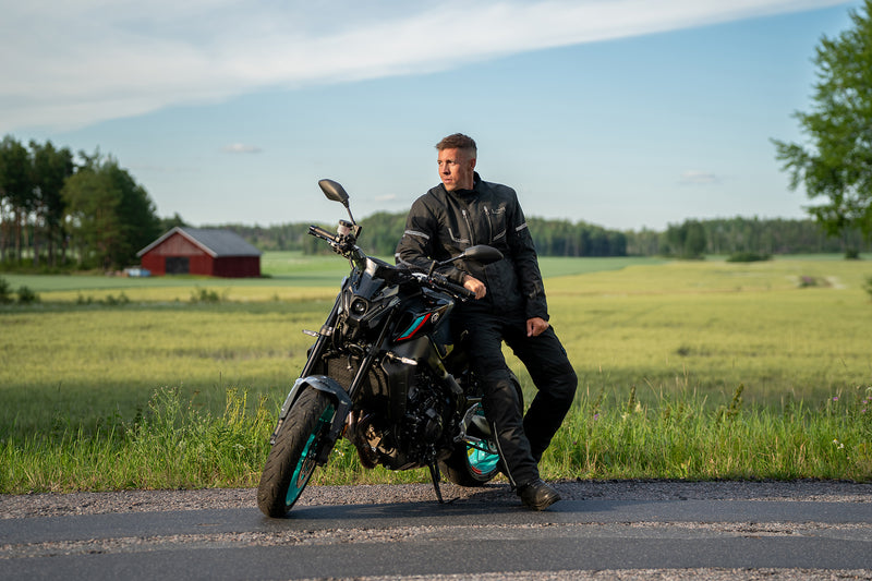 Lindstrands Lomsen Motorjas Zwart - Big Size