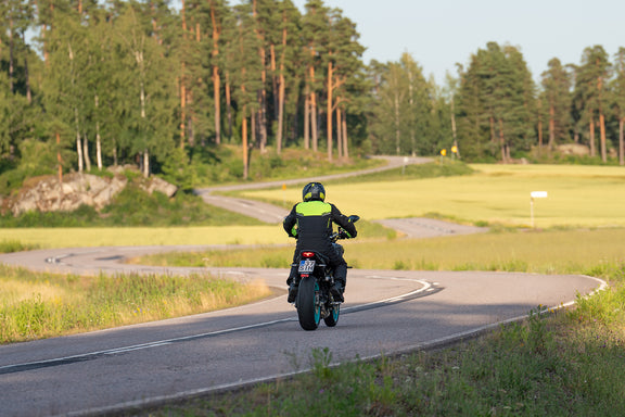 Lindstrands Lomsen Motorjas Zwart/Fluogeel