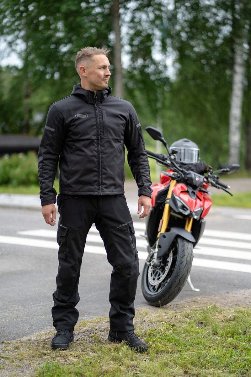 Lindstrands Hamra Motorjas Zwart