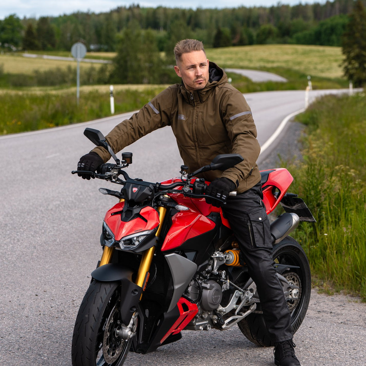 Lindstrands Hamra Motorjas Olijfgroen
