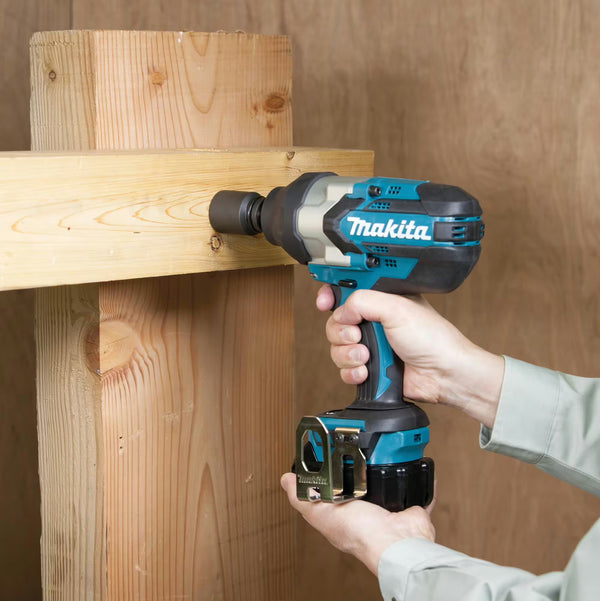 MAKITA impact wrench in cardboard box, without battery and charger 