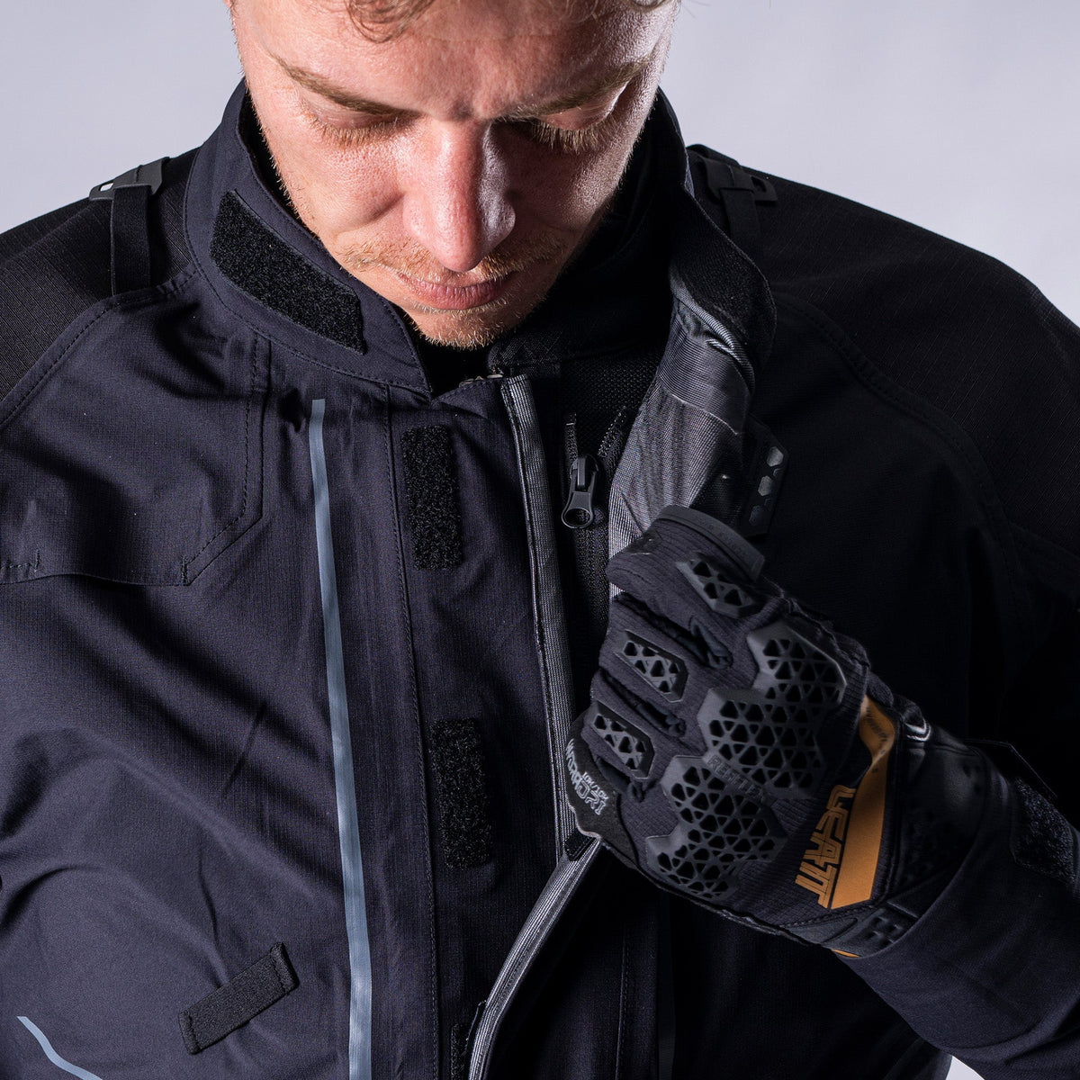 Leatt ADV 8.5 MultiTour Motorradjacke, 35.000 mm wasserdicht, AA-zertifiziert, 5-in-1, schwarz/grau