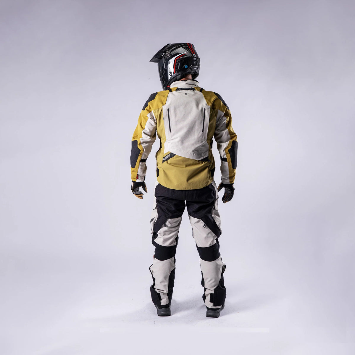 Leatt ADV DriTour 5.5 Motorradhose, wasserdicht, 20.000 mm Wassersäule, AA-Level-2-Protektoren, Sandbraun