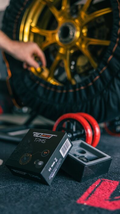 Motorcycle TPMS Sensor Always Correct Tire Pressure & Maximum Control
